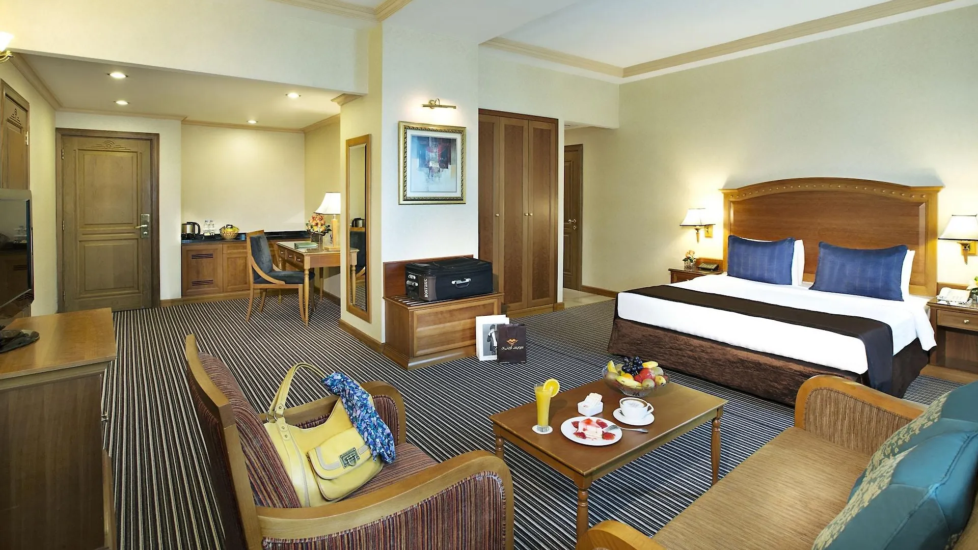 Avenue Hotel Dubai 4*,